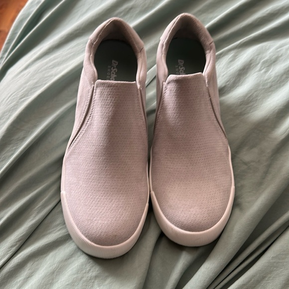 Women’s platform - Picture 1 of 3